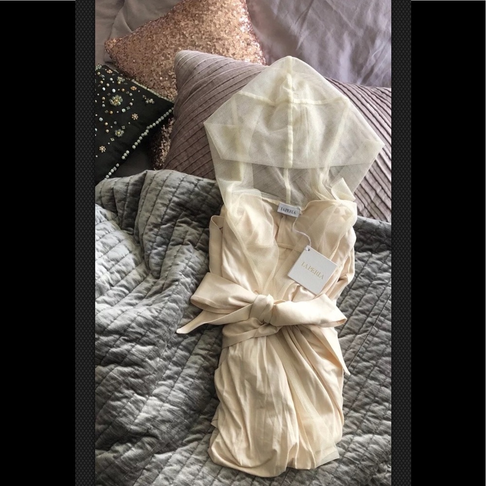 La Perla Ivory Long Robe/Dressing Gown w/Mesh Lace